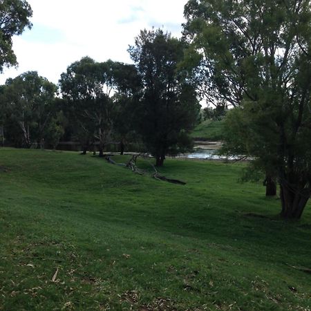 Outback Cellar & Country Cottage Dubbo Exterior foto