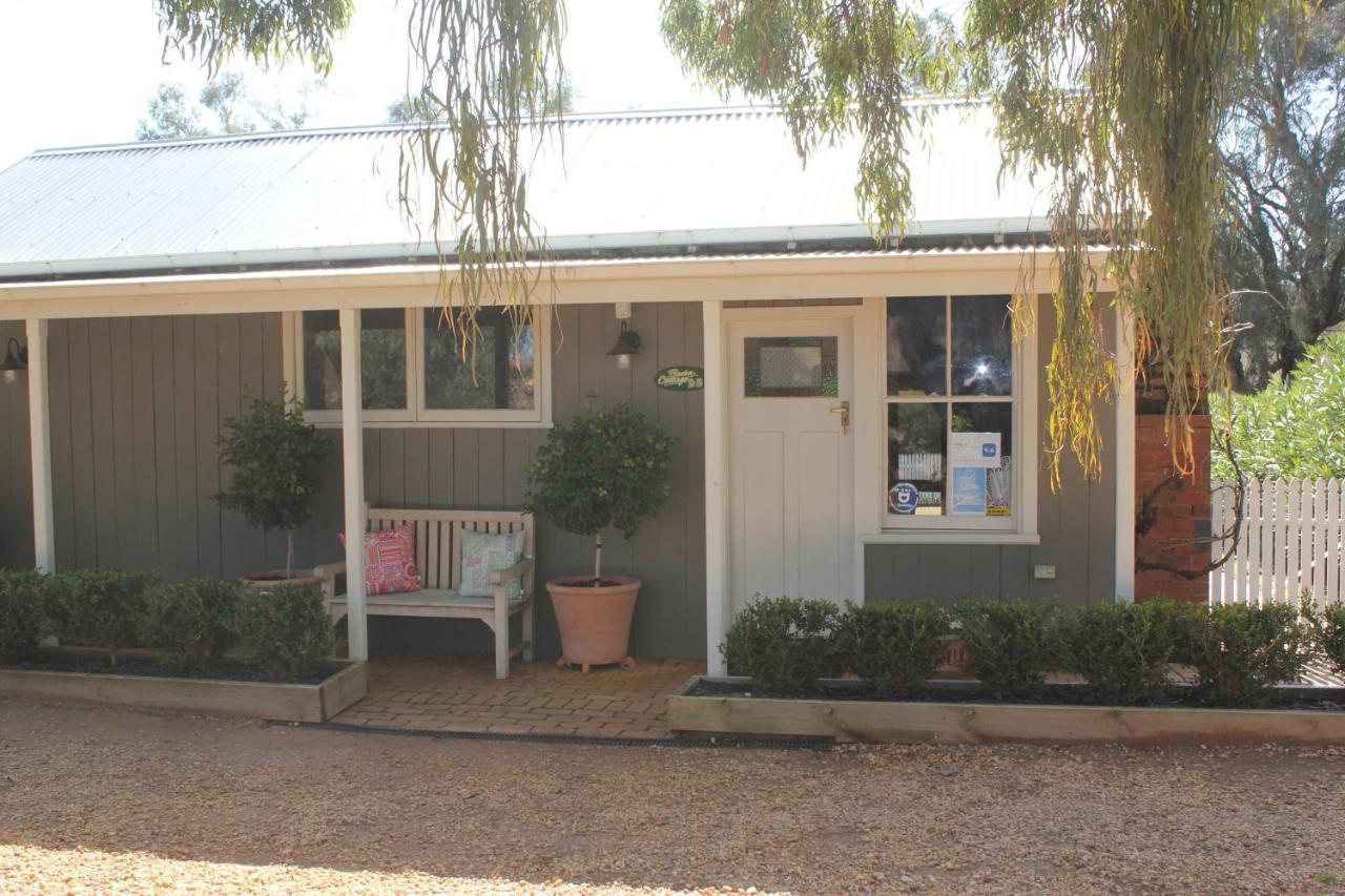 Outback Cellar & Country Cottage Dubbo Exterior foto