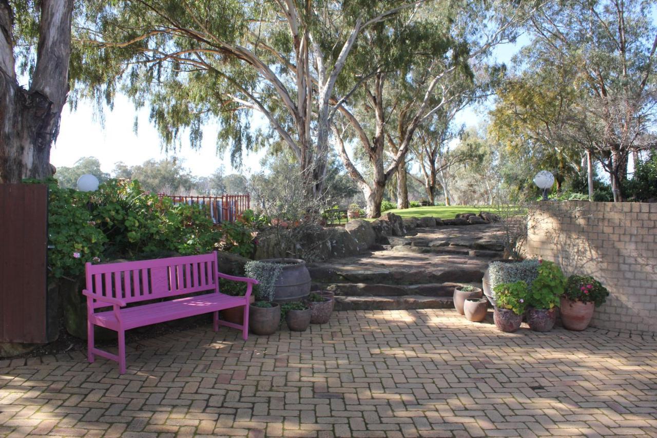 Outback Cellar & Country Cottage Dubbo Exterior foto