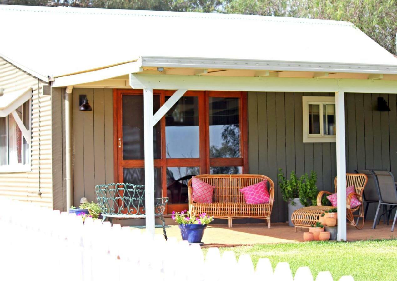 Outback Cellar & Country Cottage Dubbo Exterior foto